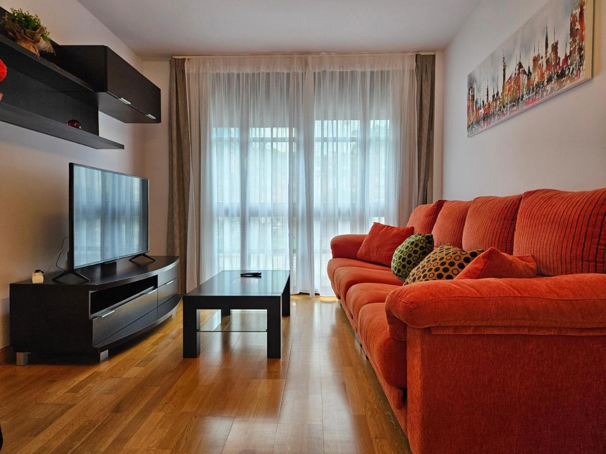 13B01 Apartamento Con Terraza Y Garaje Ribadesella Exteriör bild
