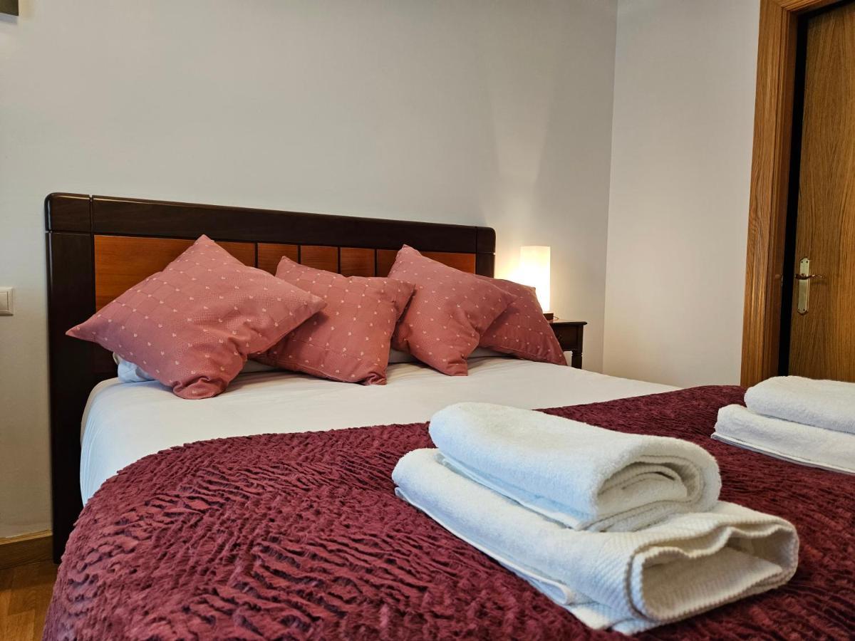 13B01 Apartamento Con Terraza Y Garaje Ribadesella Exteriör bild